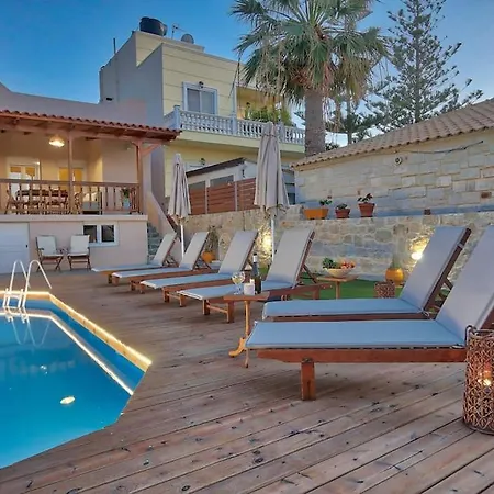 Anacosta Villa, In